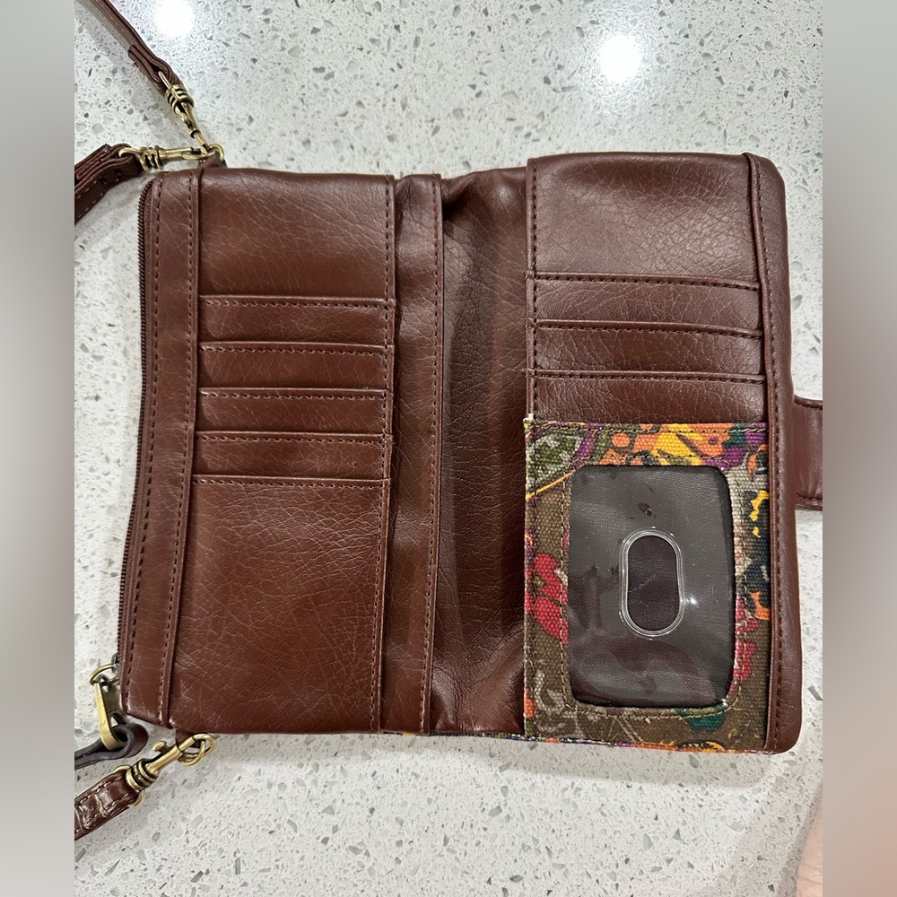 Relic Brown Crossbody Bag with Classic Design and Wrist Strap - Picture 5 of 5